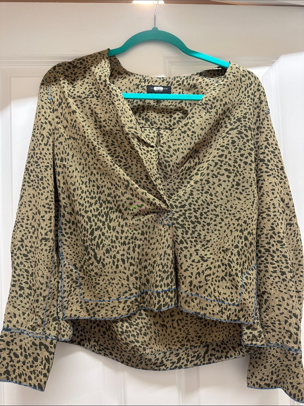 Rag & Bone Animal Print Button-Front Blouse in Olive Green - size xxs